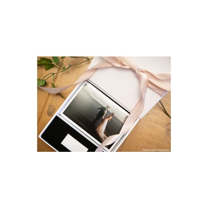 photos and usb in photo flip box