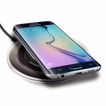 Wireless Desktop Charger by Powercases