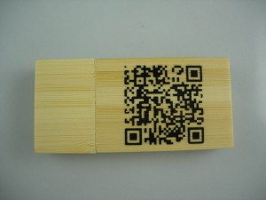 QR code USB Bamboo USB Stick with printed QR code