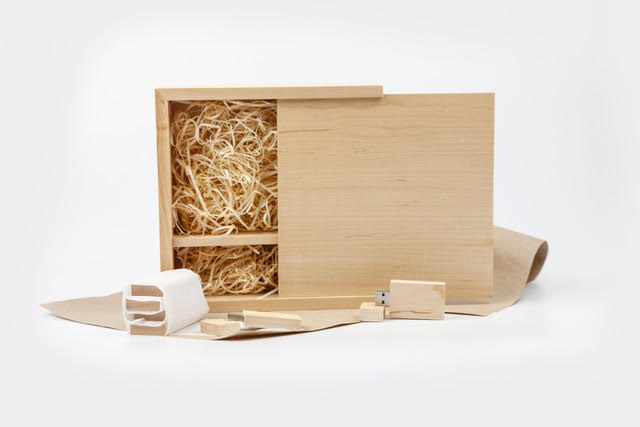 USB Prints Box with Wood Wool filling